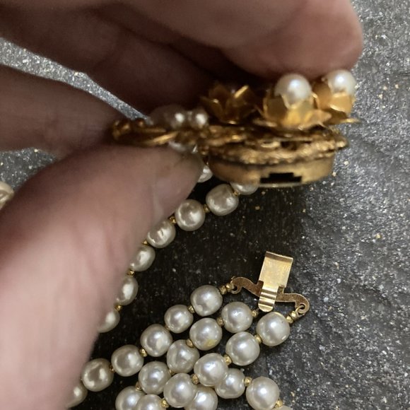 Miriam Haskell vintage choker: three pearl strands adorned with statement centre - Picture 6 of 7